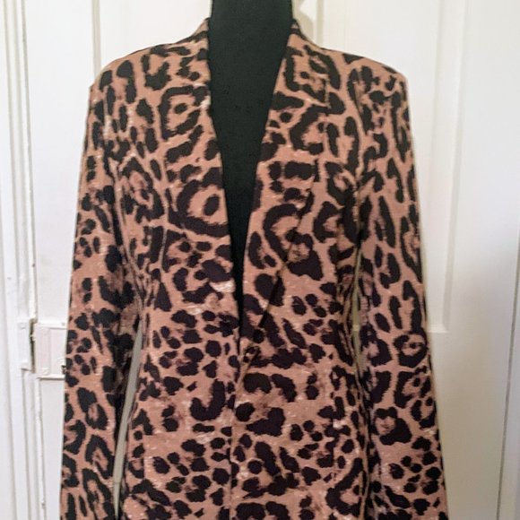 The Fierce Leopard One-Button 3/4-Sleeve Jacket - Picture 2 of 9